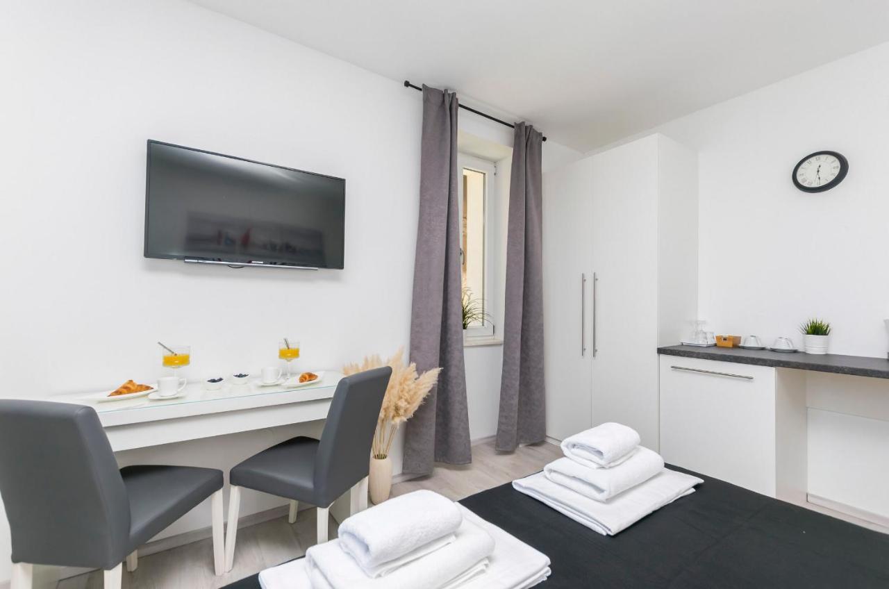 Apartments And Rooms Adriatic Suites Šibenik Exteriér fotografie